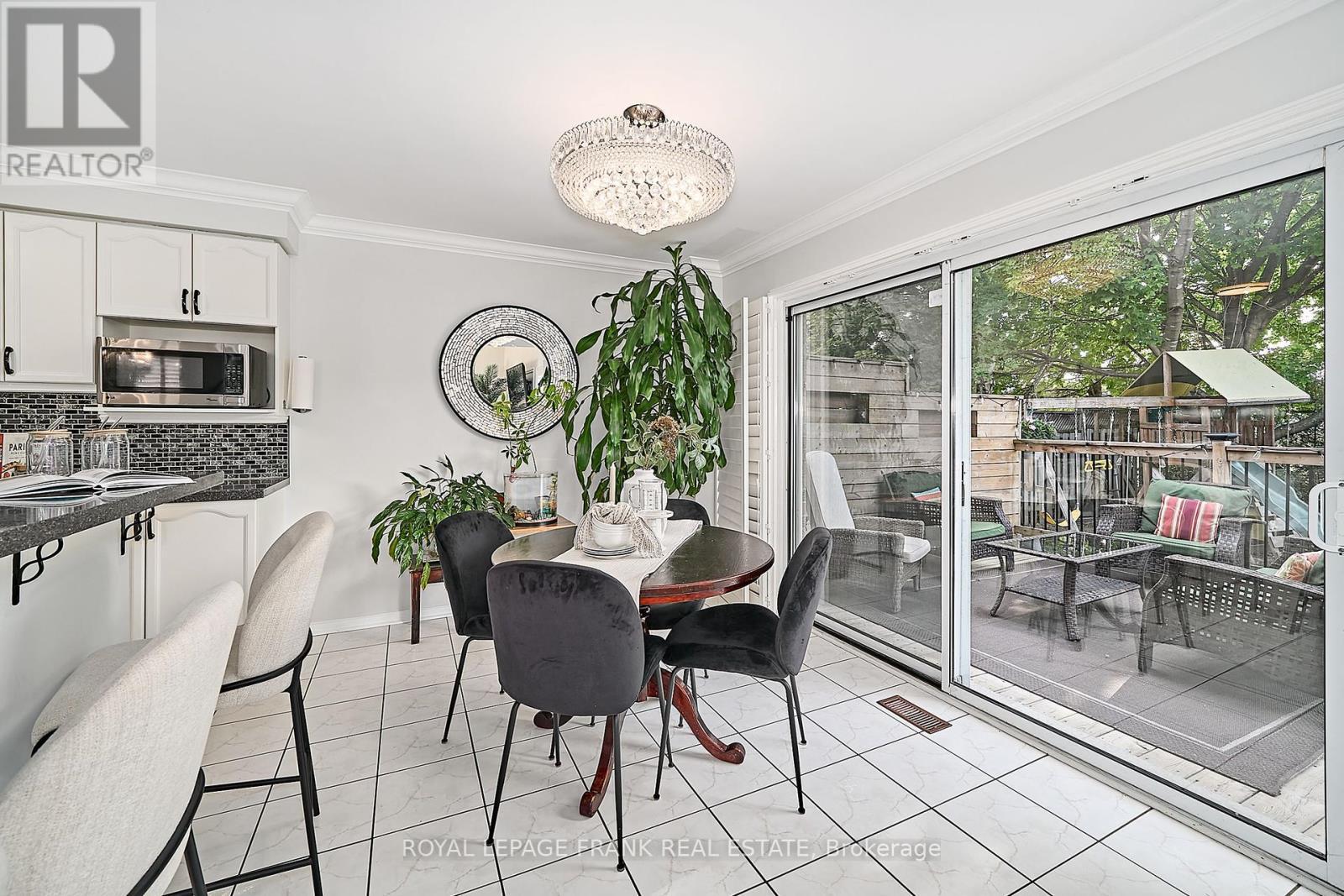 












54 GARTSHORE DRIVE

,
Whitby (Williamsburg),




Ontario
L1P1N6

