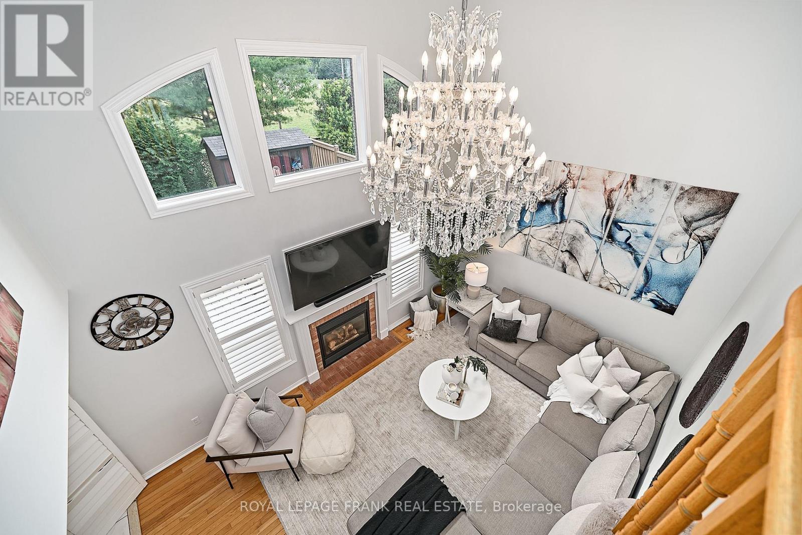 












54 GARTSHORE DRIVE

,
Whitby (Williamsburg),




Ontario
L1P1N6

