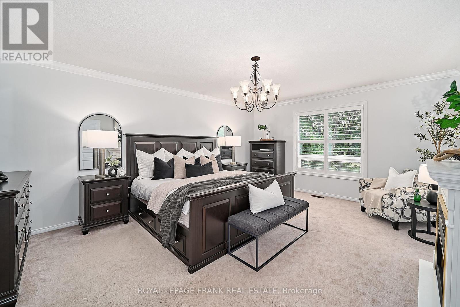 












54 GARTSHORE DRIVE

,
Whitby (Williamsburg),




Ontario
L1P1N6

