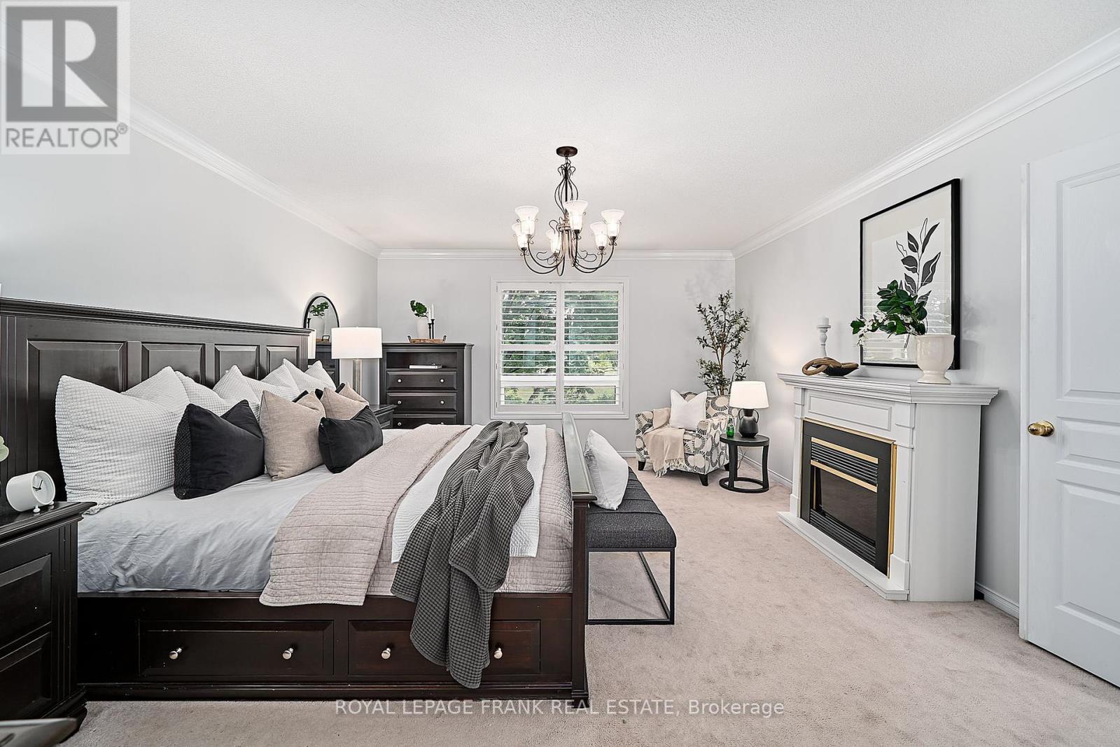 












54 GARTSHORE DRIVE

,
Whitby (Williamsburg),




Ontario
L1P1N6

