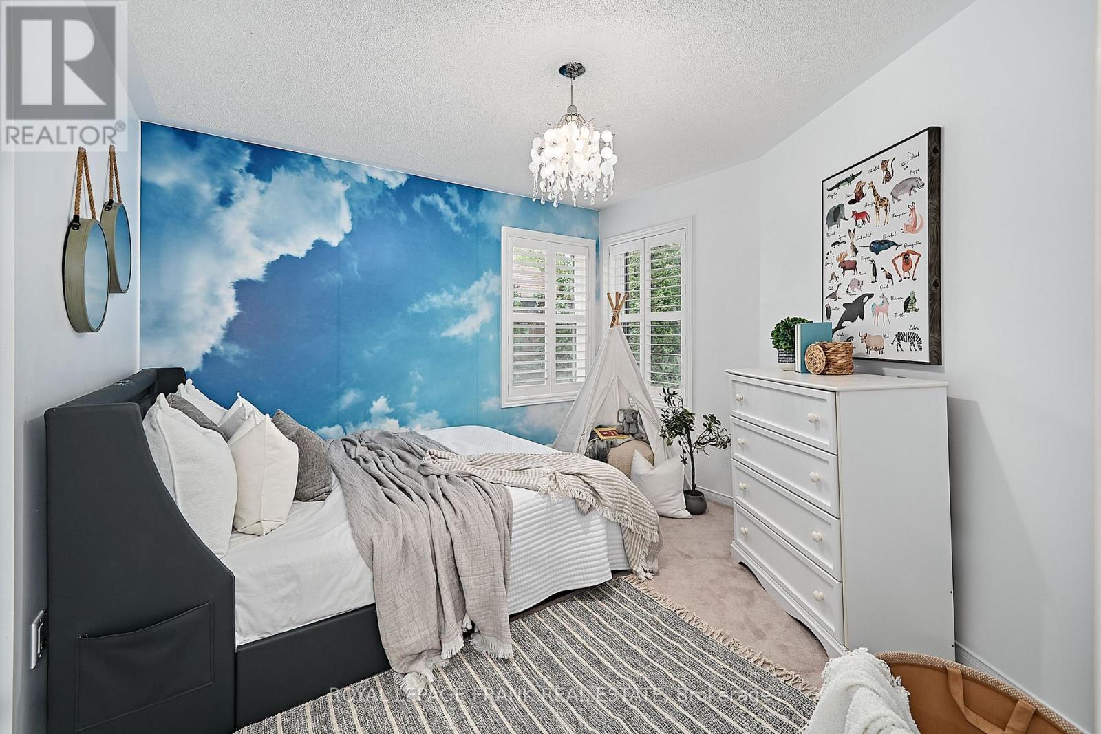 












54 GARTSHORE DRIVE

,
Whitby (Williamsburg),




Ontario
L1P1N6

