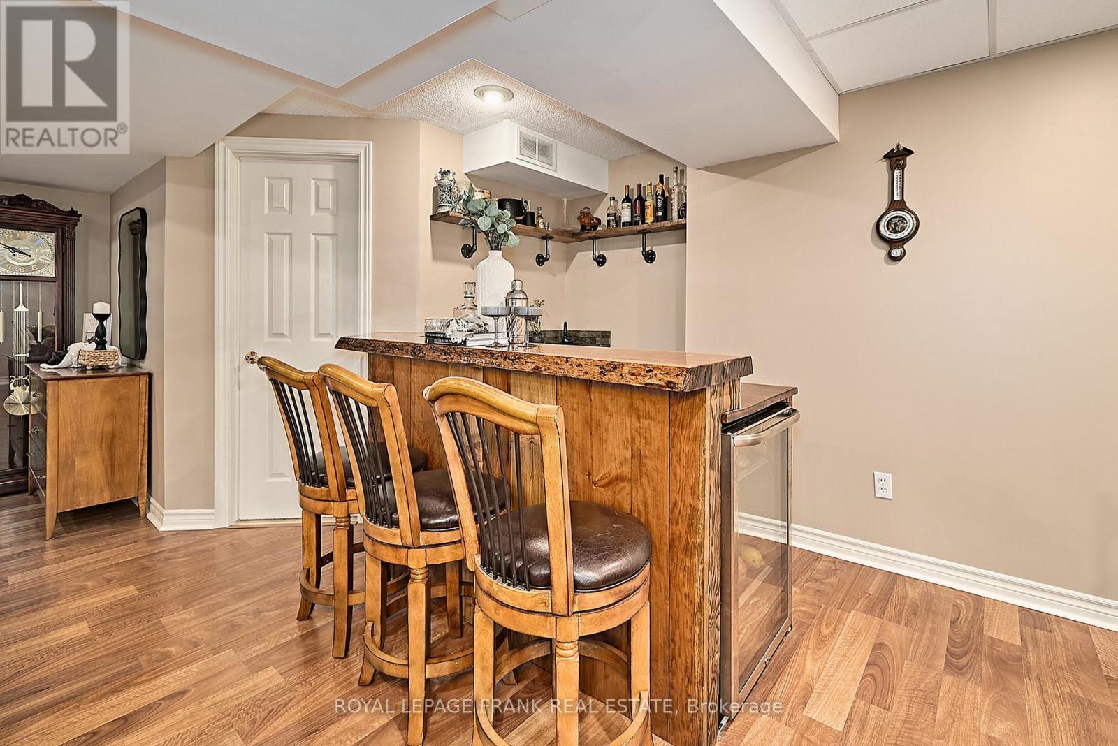 












54 GARTSHORE DRIVE

,
Whitby (Williamsburg),




Ontario
L1P1N6

