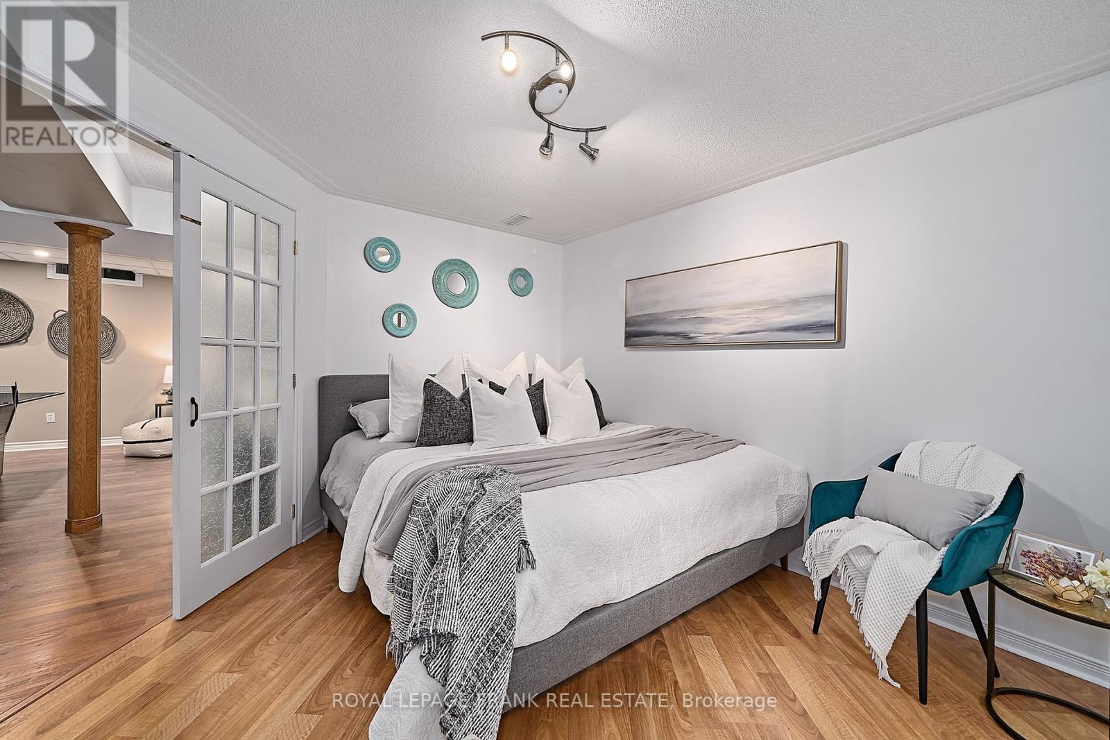 












54 GARTSHORE DRIVE

,
Whitby (Williamsburg),




Ontario
L1P1N6

