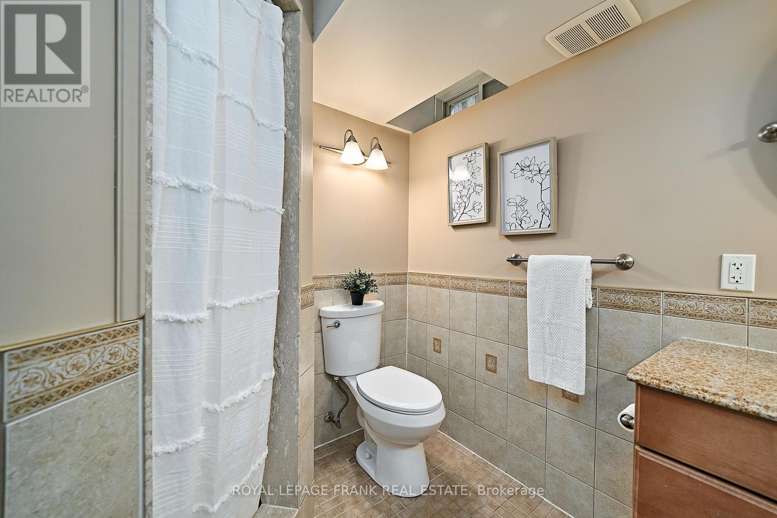 












54 GARTSHORE DRIVE

,
Whitby (Williamsburg),




Ontario
L1P1N6

