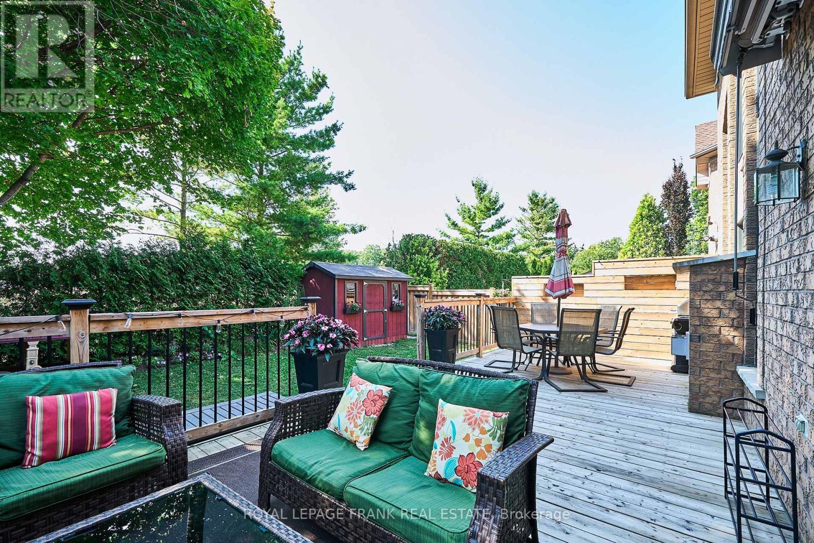 












54 GARTSHORE DRIVE

,
Whitby (Williamsburg),




Ontario
L1P1N6

