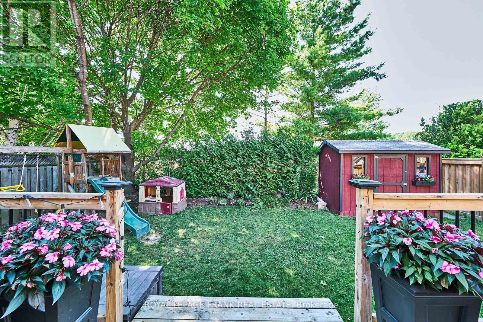 












54 GARTSHORE DRIVE

,
Whitby (Williamsburg),




Ontario
L1P1N6

