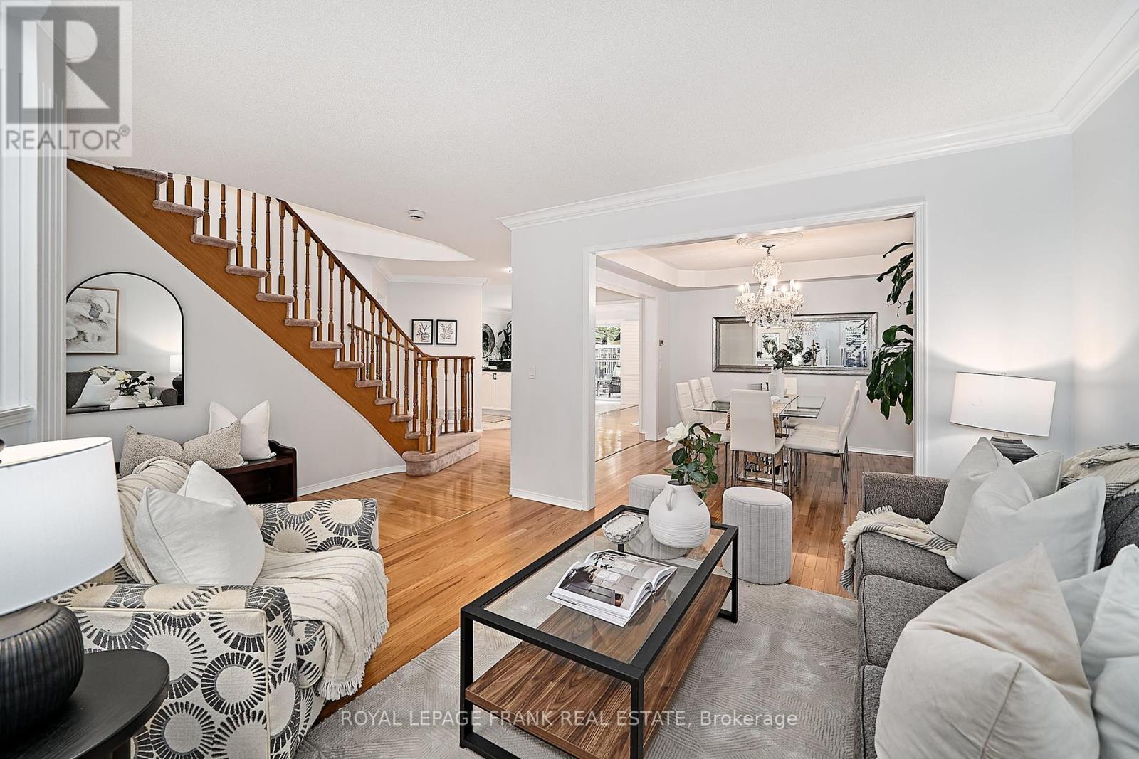 












54 GARTSHORE DRIVE

,
Whitby (Williamsburg),




Ontario
L1P1N6

