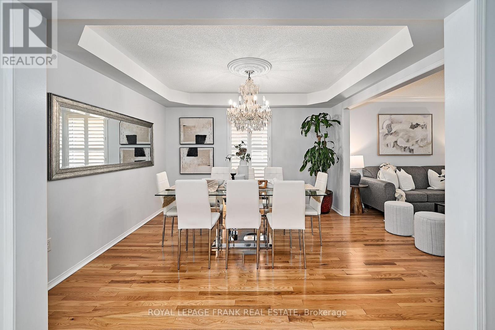 












54 GARTSHORE DRIVE

,
Whitby (Williamsburg),




Ontario
L1P1N6

