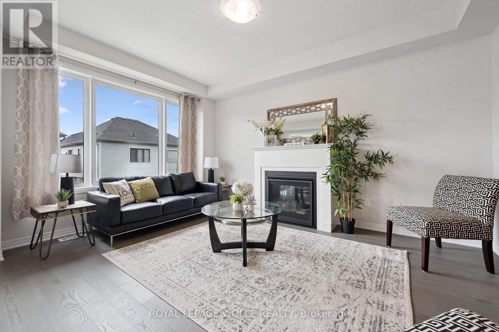 












445 ROBERT WOOLNER STREET

,
North Dumfries,




Ontario
N0B1E0

