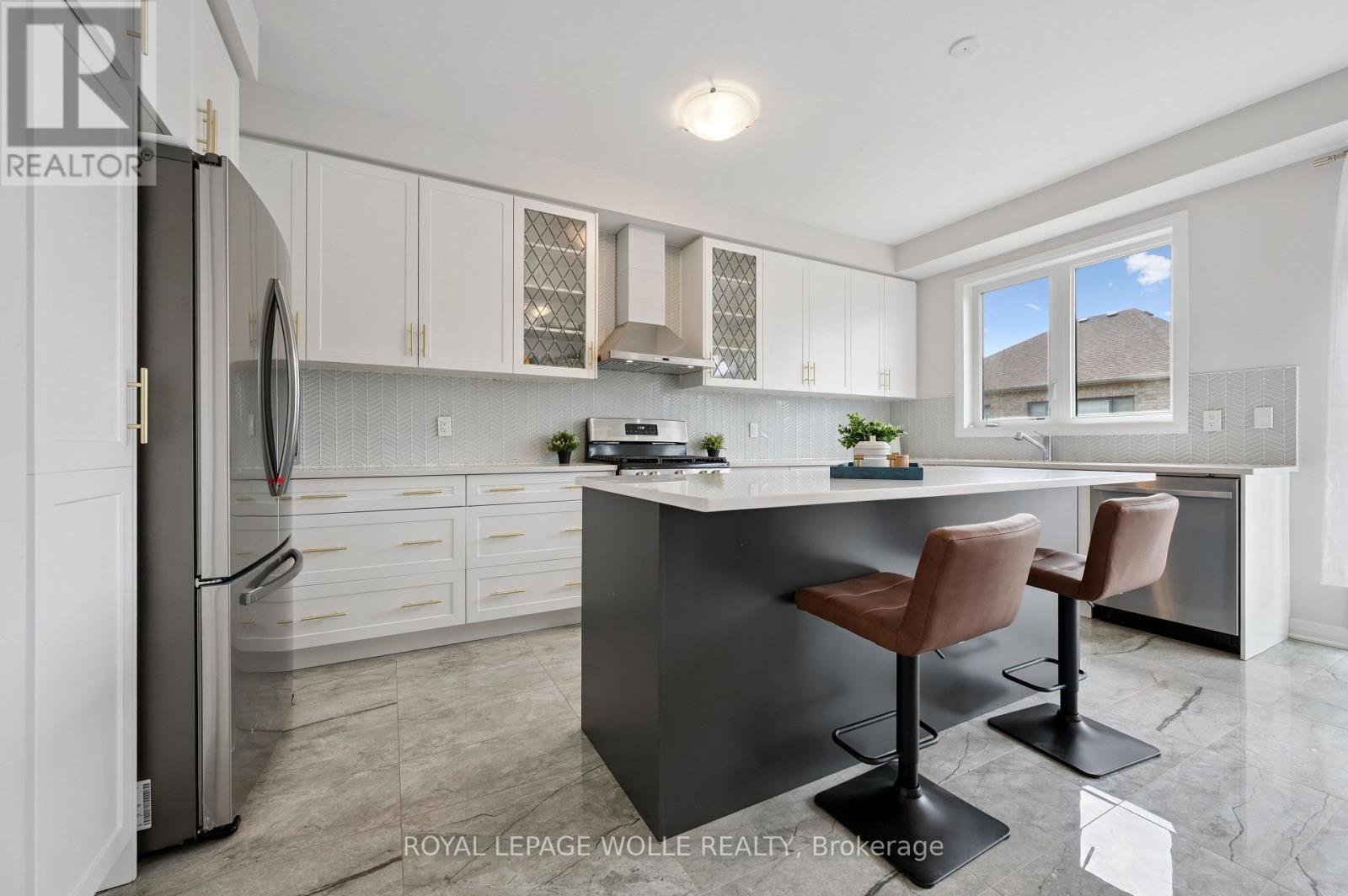 












445 ROBERT WOOLNER STREET

,
North Dumfries,




Ontario
N0B1E0

