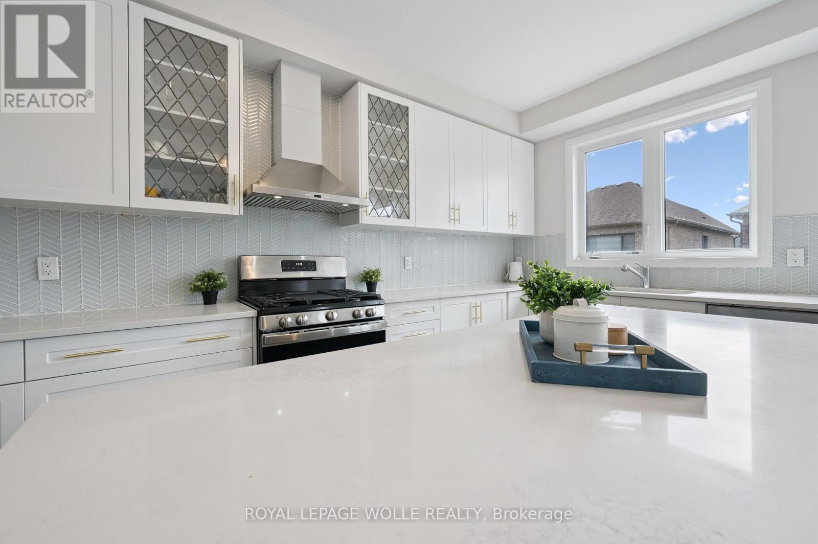 












445 ROBERT WOOLNER STREET

,
North Dumfries,




Ontario
N0B1E0

