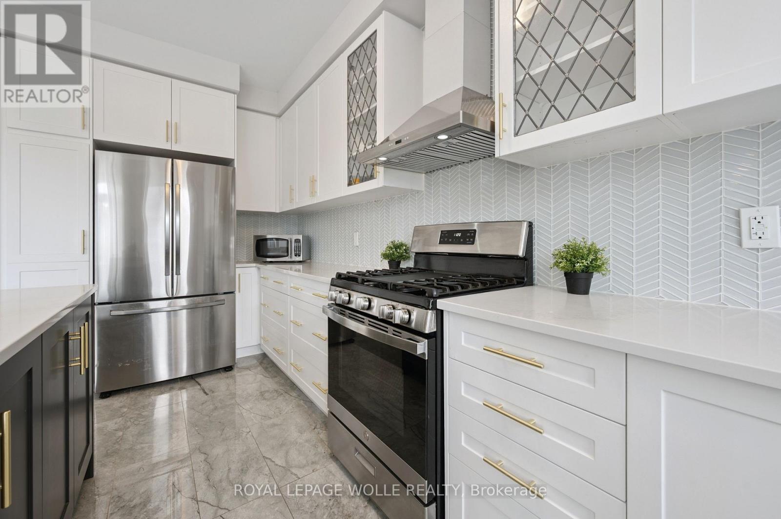 












445 ROBERT WOOLNER STREET

,
North Dumfries,




Ontario
N0B1E0

