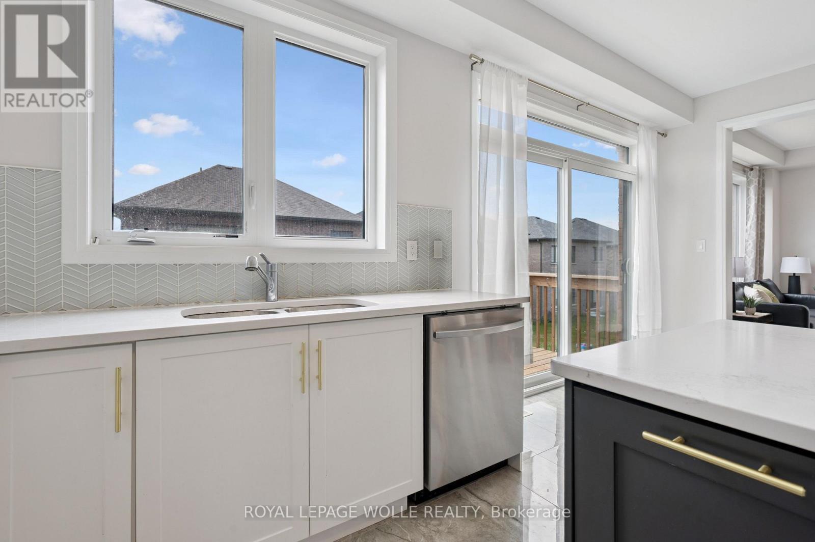 












445 ROBERT WOOLNER STREET

,
North Dumfries,




Ontario
N0B1E0

