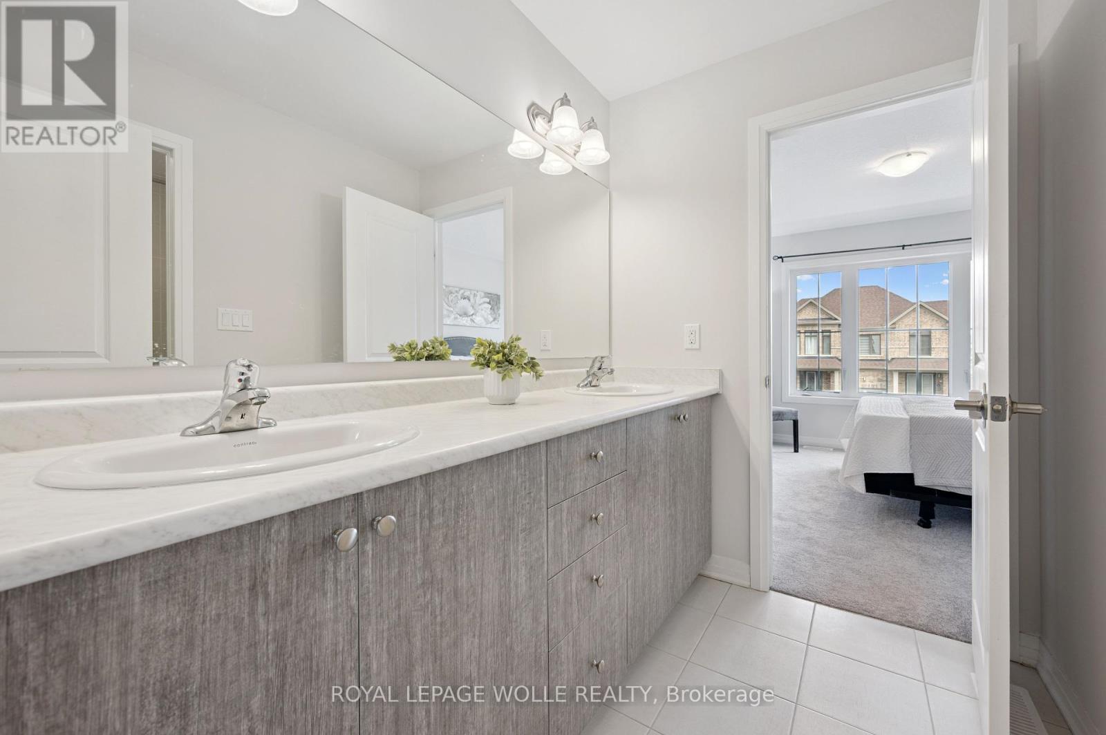 












445 ROBERT WOOLNER STREET

,
North Dumfries,




Ontario
N0B1E0

