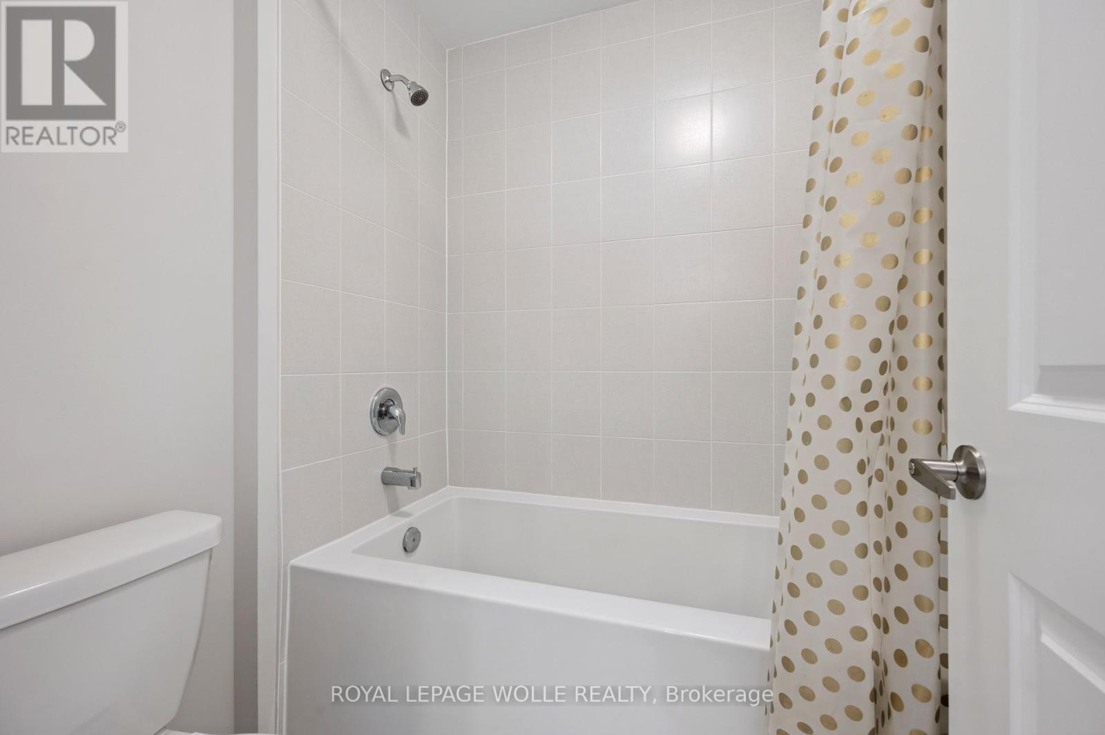 












445 ROBERT WOOLNER STREET

,
North Dumfries,




Ontario
N0B1E0

