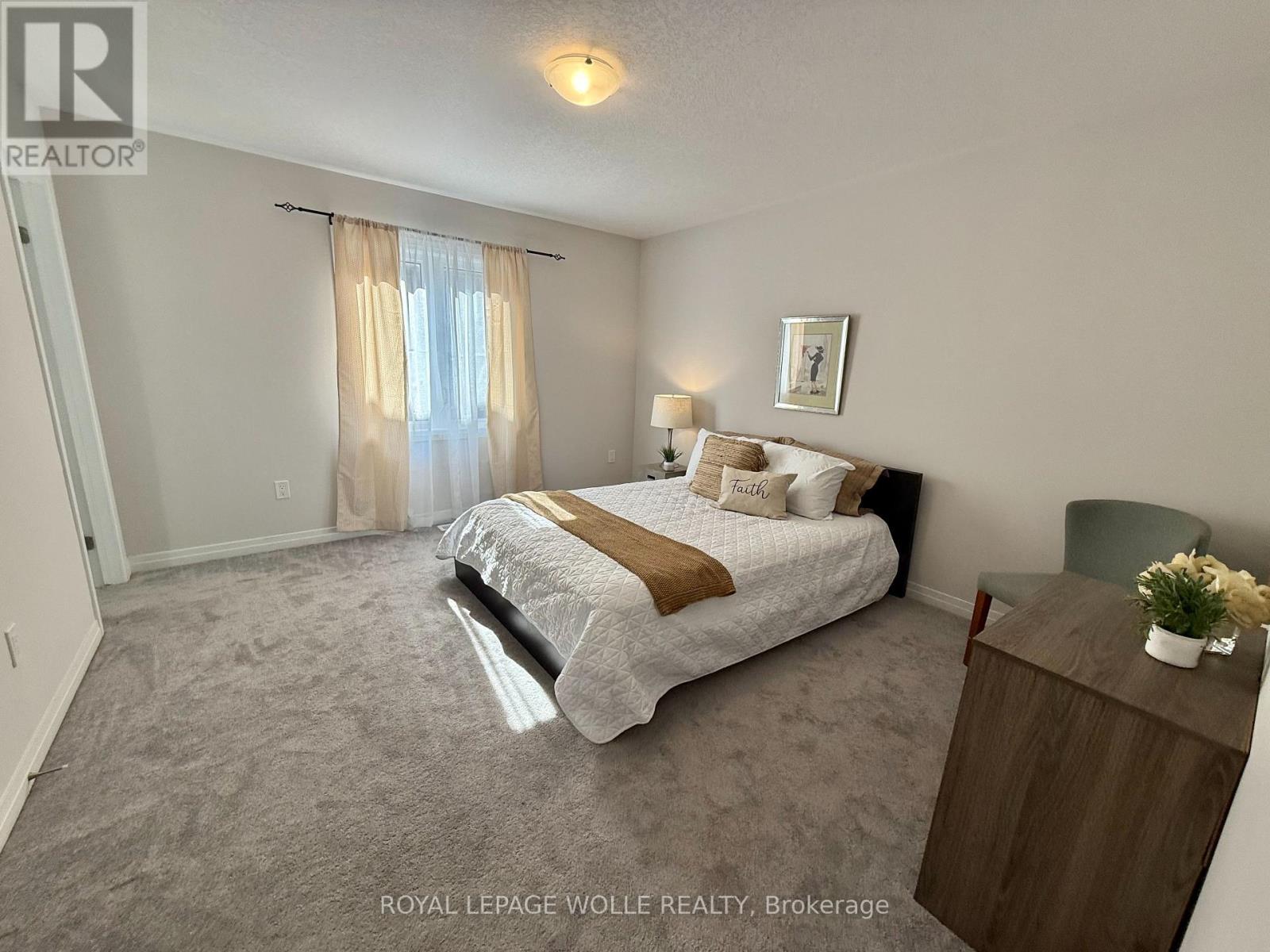 












445 ROBERT WOOLNER STREET

,
North Dumfries,




Ontario
N0B1E0

