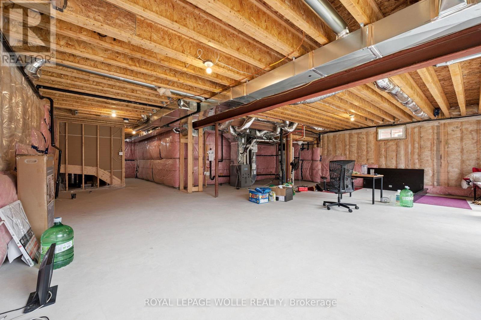 












445 ROBERT WOOLNER STREET

,
North Dumfries,




Ontario
N0B1E0


