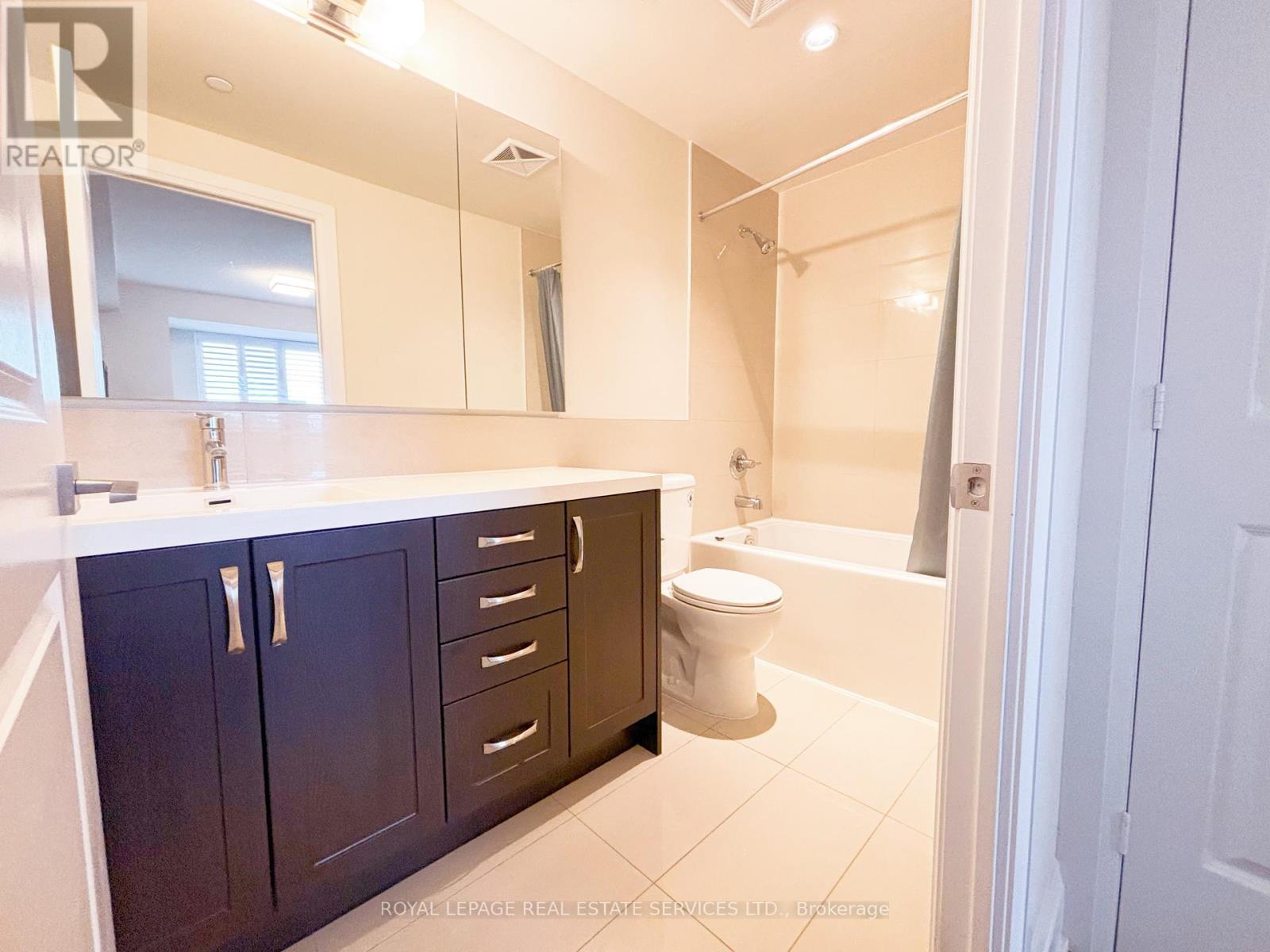 












426 - 2 OLD MILL DRIVE

,
Toronto,




Ontario
M6S0A2


