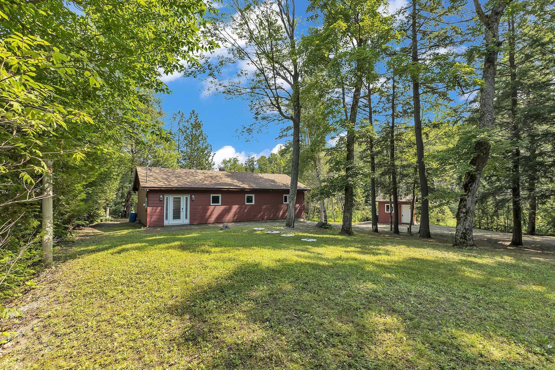 









132


Ch. du Lac-Achigan

,
Val-des-Monts,




QC
J8N1C5

