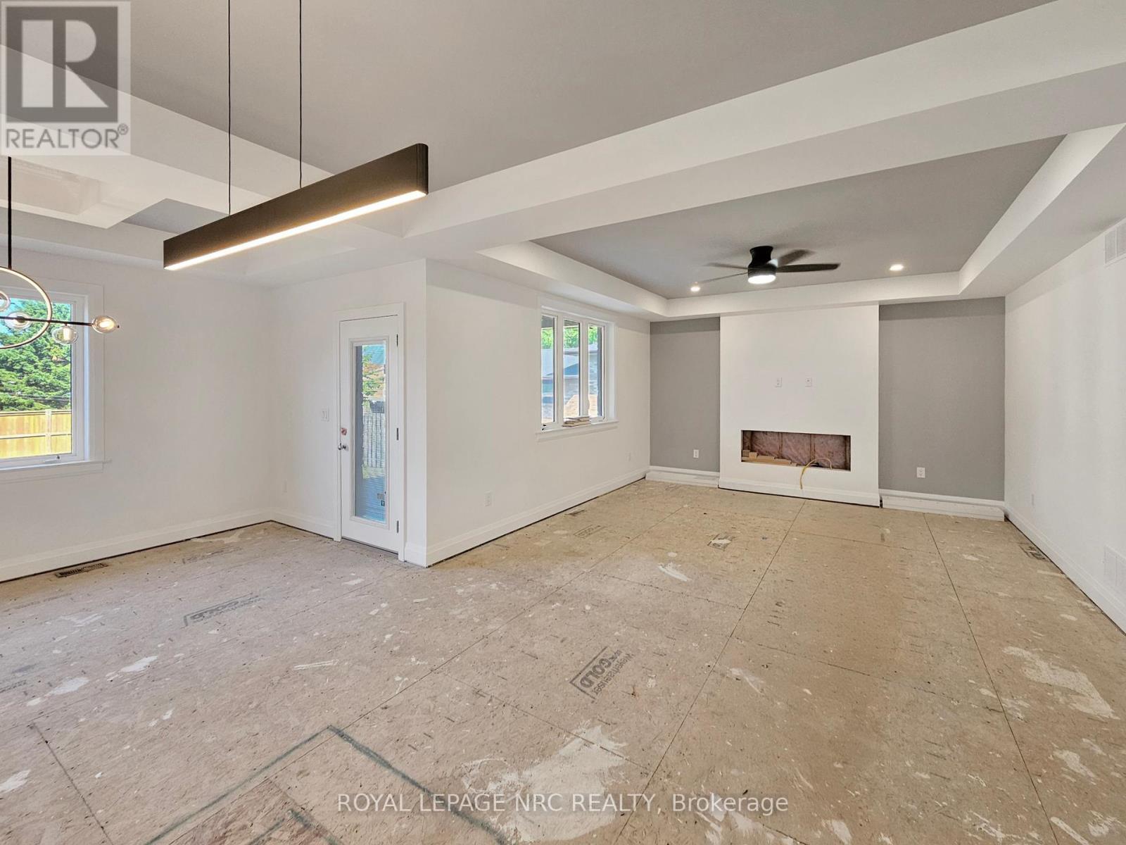 












4705 LEE AVENUE

,
Niagara Falls (Ascot),




Ontario
L2H1M7

