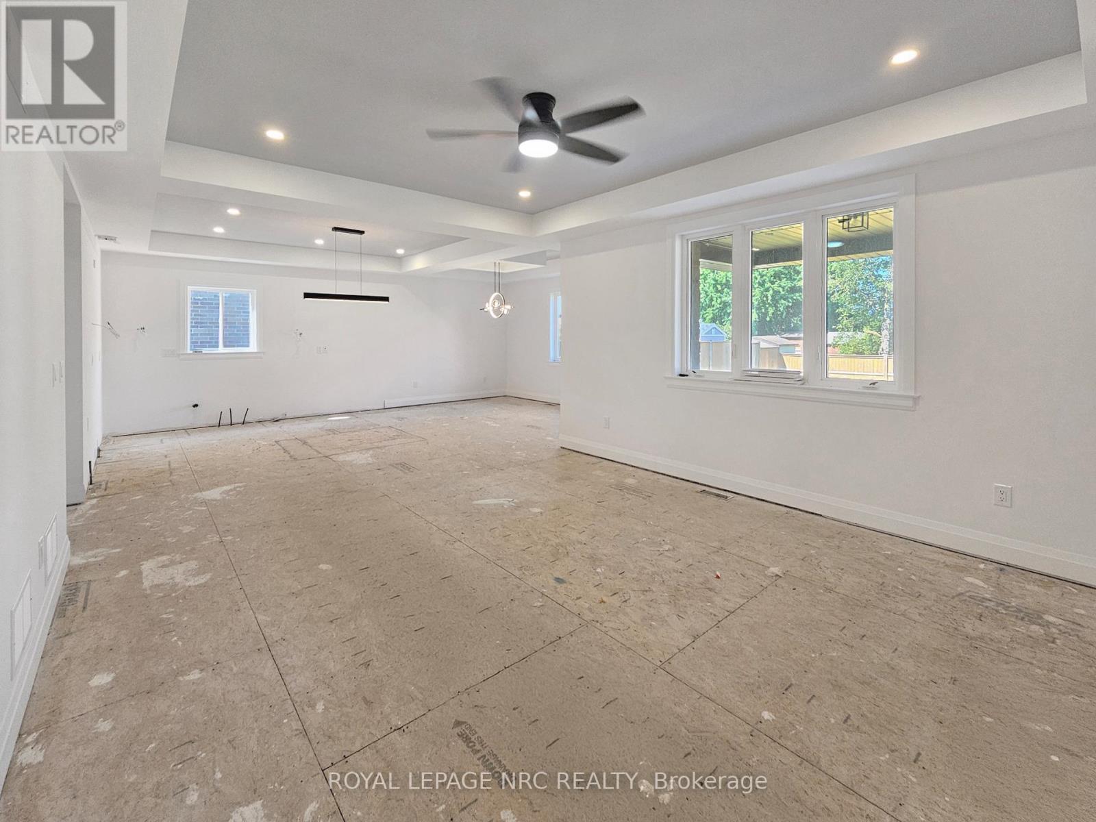 












4705 LEE AVENUE

,
Niagara Falls (Ascot),




Ontario
L2H1M7


