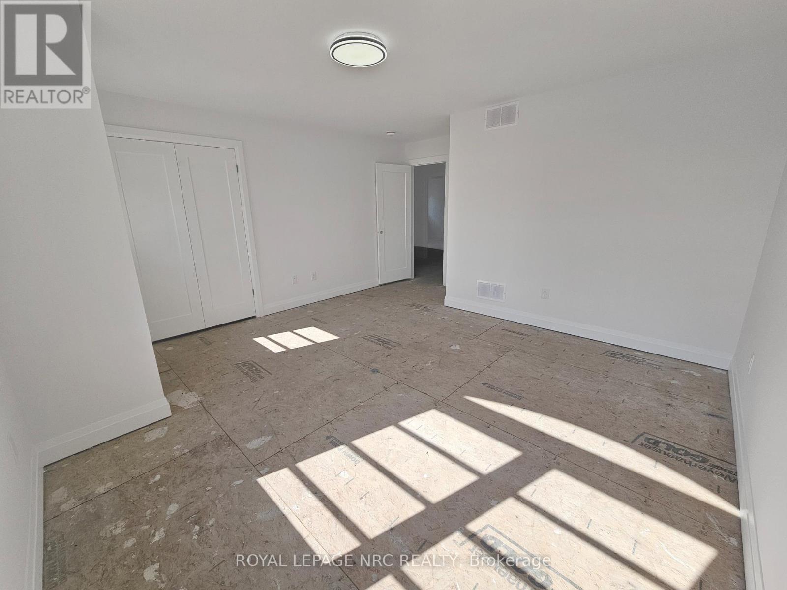 












4705 LEE AVENUE

,
Niagara Falls (Ascot),




Ontario
L2H1M7

