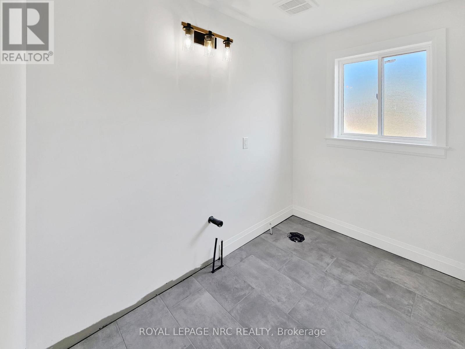 












4705 LEE AVENUE

,
Niagara Falls (Ascot),




Ontario
L2H1M7

