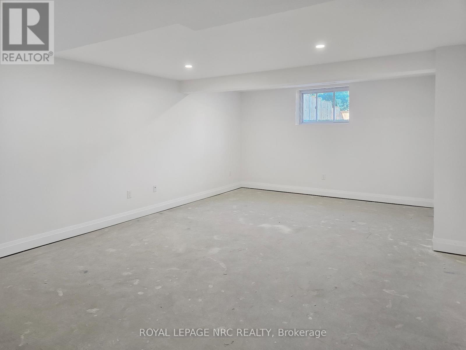 












4705 LEE AVENUE

,
Niagara Falls (Ascot),




Ontario
L2H1M7


