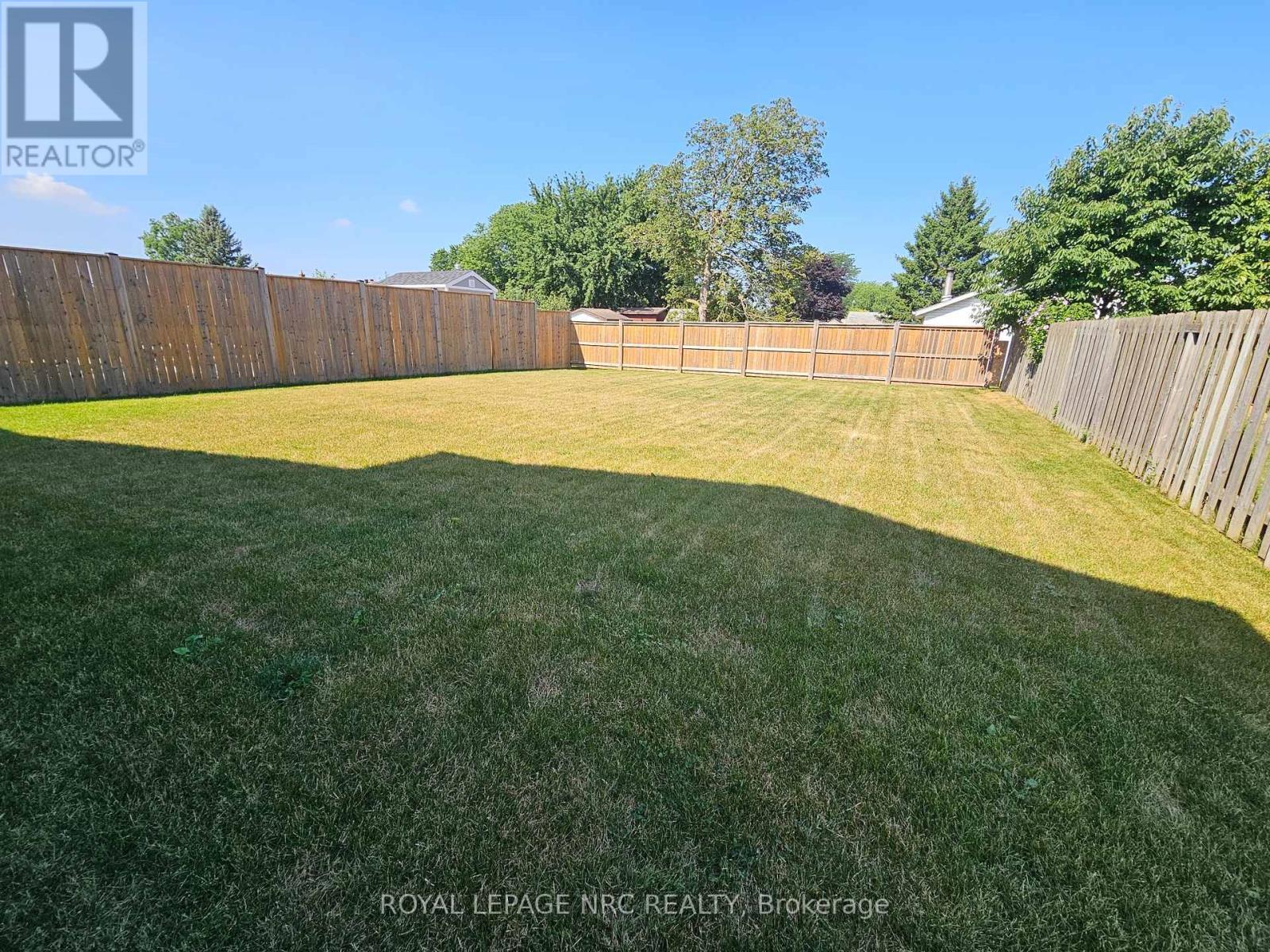 












4705 LEE AVENUE

,
Niagara Falls (Ascot),




Ontario
L2H1M7

