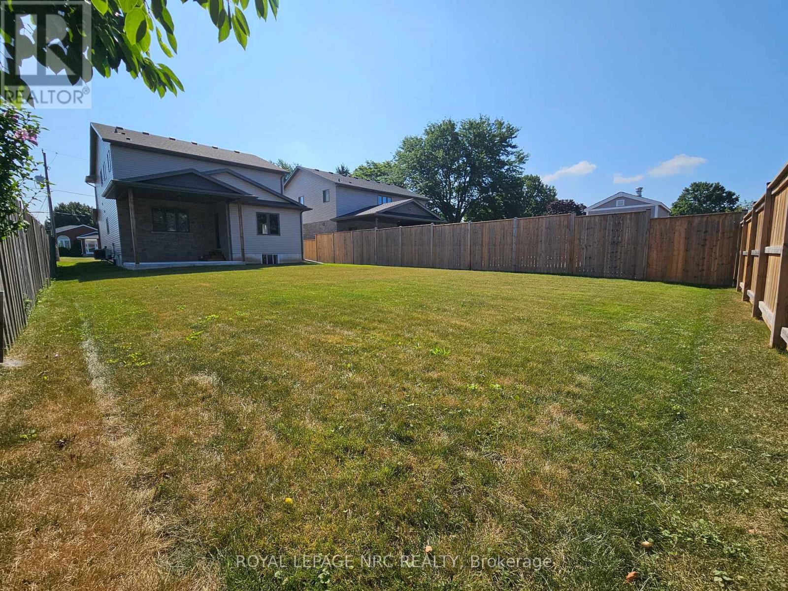 












4705 LEE AVENUE

,
Niagara Falls (Ascot),




Ontario
L2H1M7

