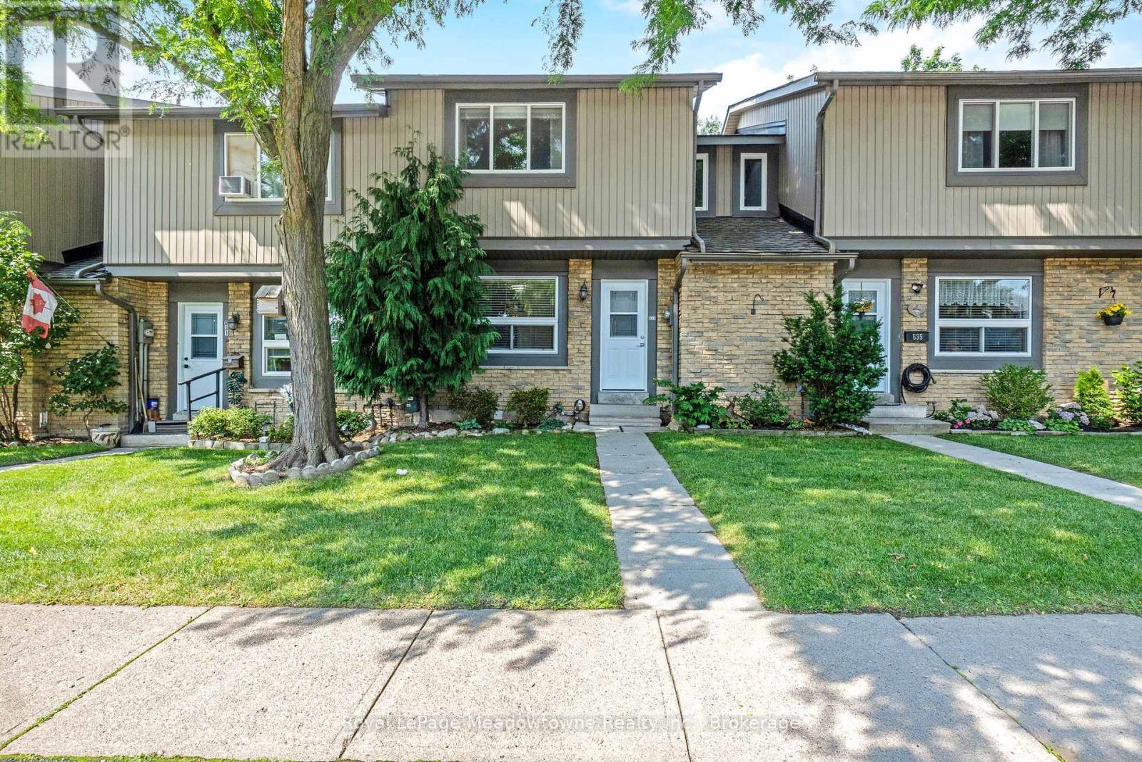 












633 WOODWARD AVENUE

,
Milton (DP Dorset Park),




Ontario
L9T3K4


