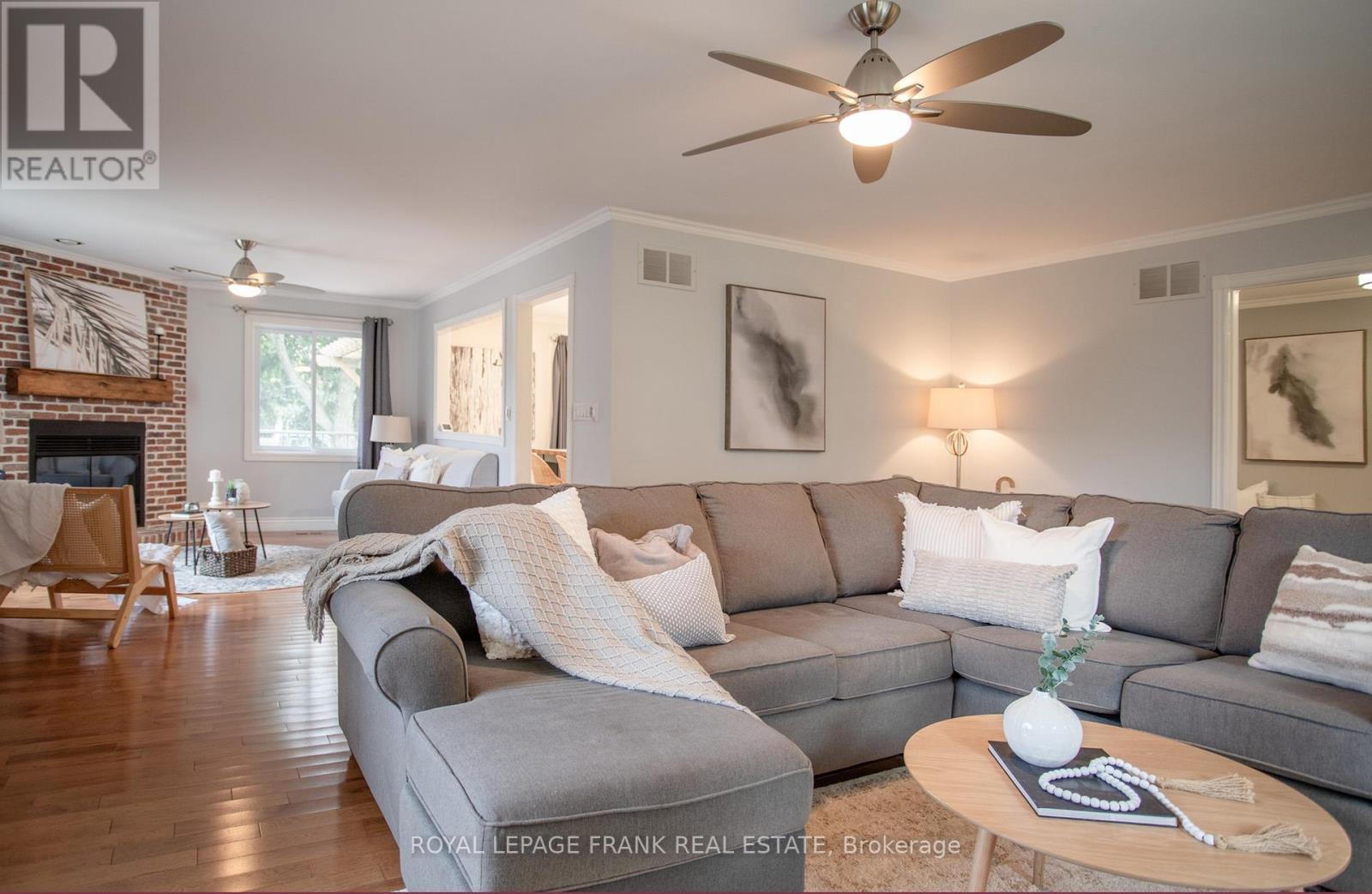 












24 KURVE INN ROAD

,
Clarington,




Ontario
L1B1L9

