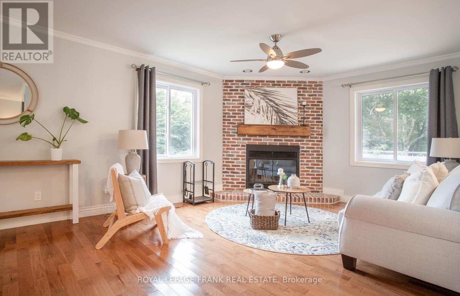 












24 KURVE INN ROAD

,
Clarington,




Ontario
L1B1L9

