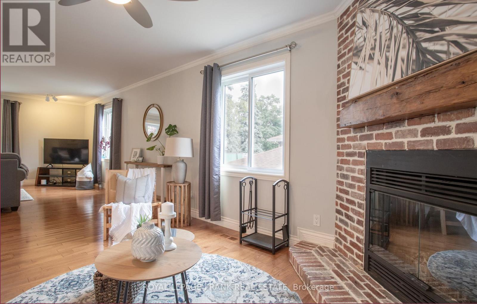 












24 KURVE INN ROAD

,
Clarington,




Ontario
L1B1L9

