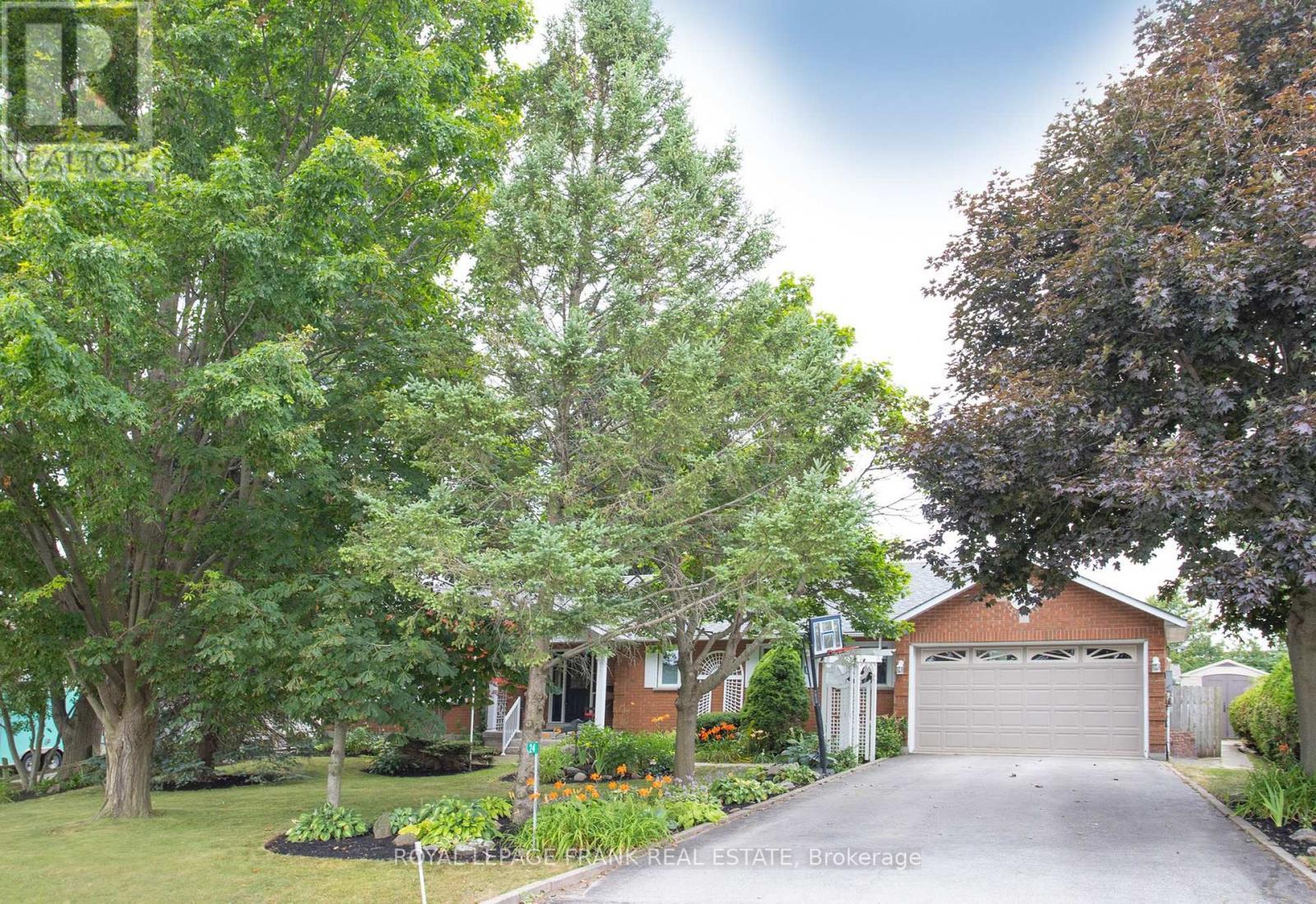 












24 KURVE INN ROAD

,
Clarington,




Ontario
L1B1L9

