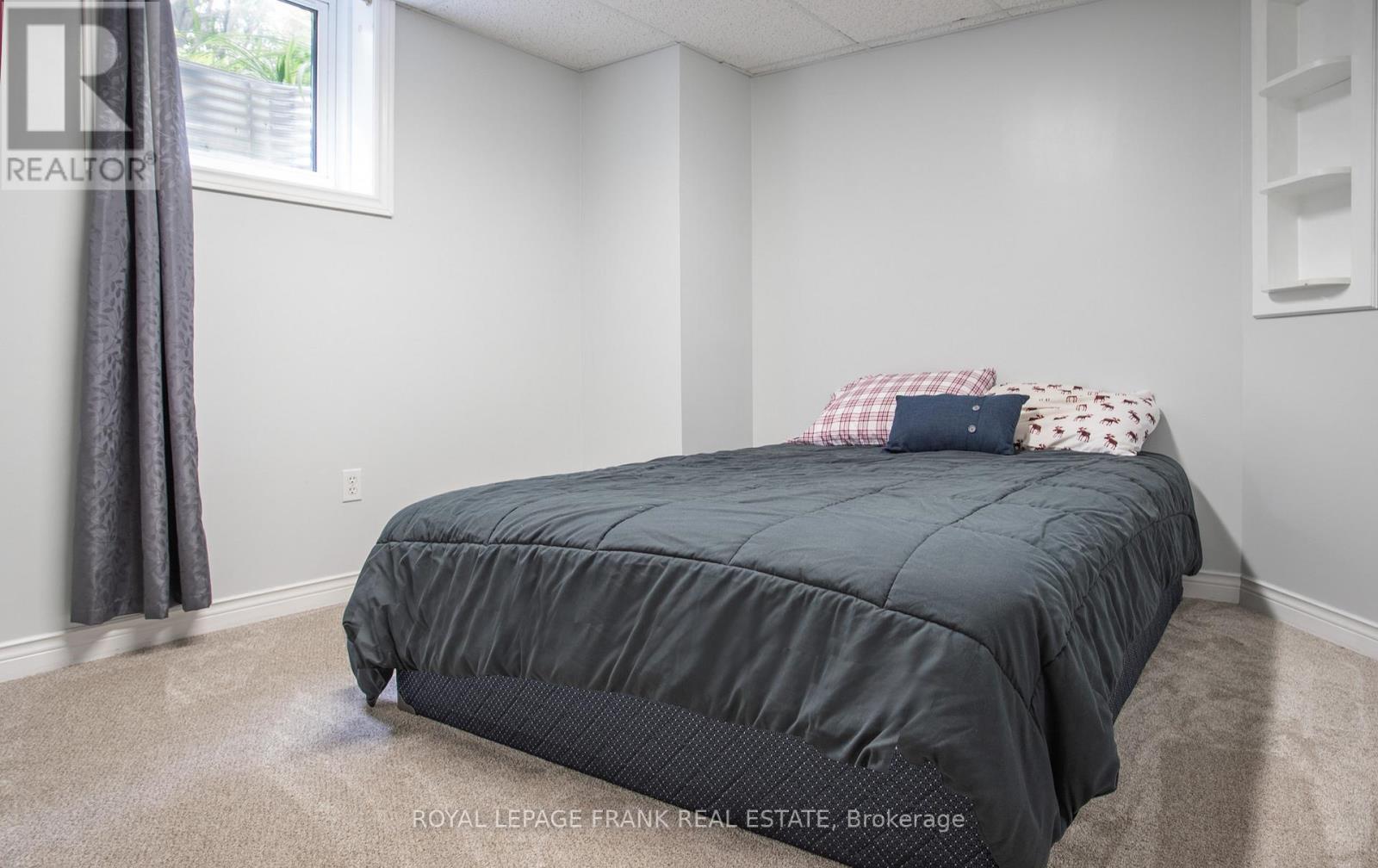 












24 KURVE INN ROAD

,
Clarington,




Ontario
L1B1L9

