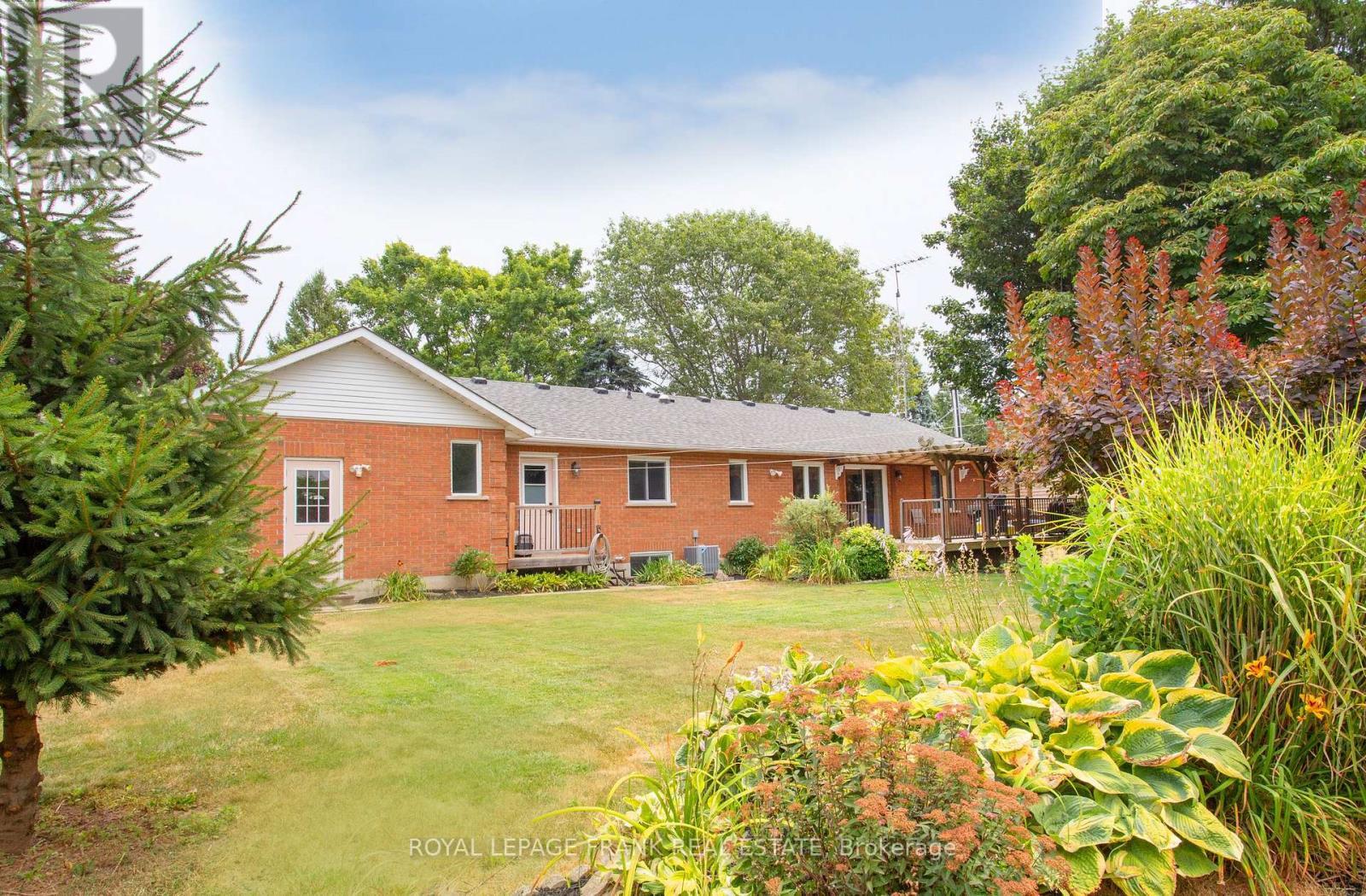 












24 KURVE INN ROAD

,
Clarington,




Ontario
L1B1L9


