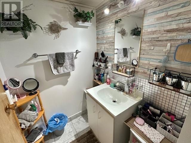 












57 Hergott AVE

,
Elliot Lake,




Ontario
P5A3B1

