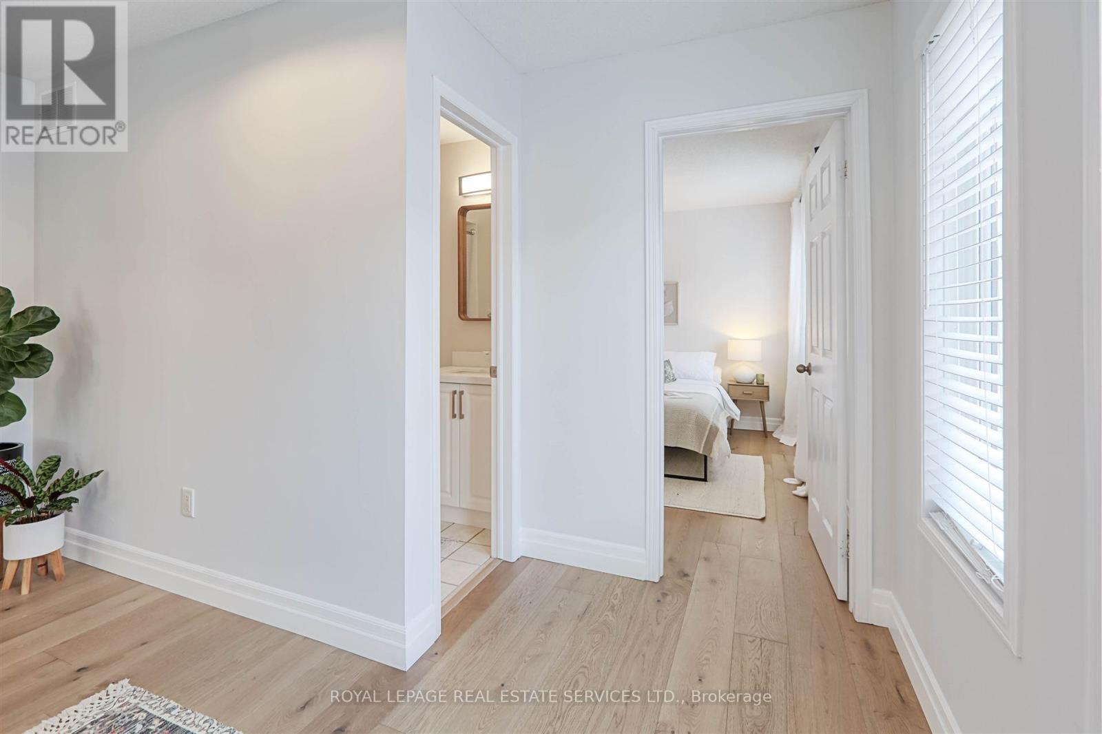 












113 - 40 MERCHANT LANE

,
Toronto,




Ontario
M6P4J6

