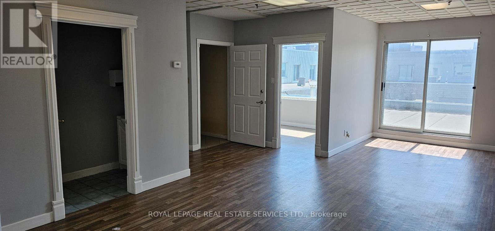 












20 - 2355 DERRY ROAD

,
Mississauga,




Ontario
L5S1V6

