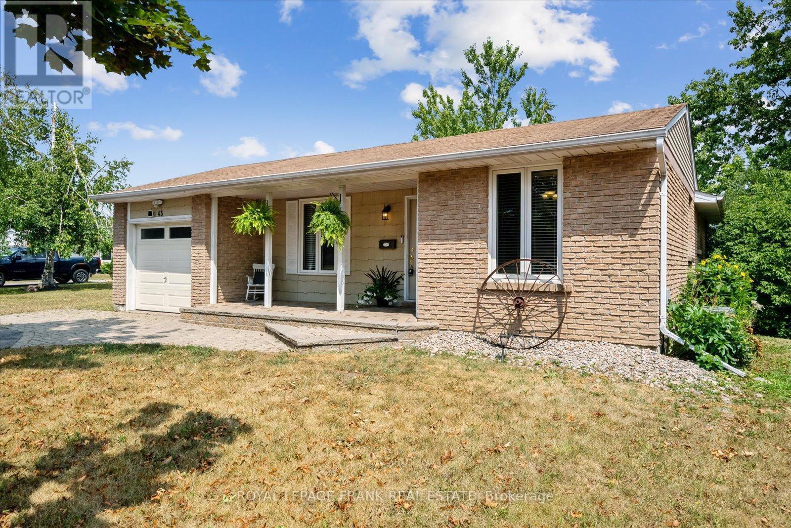 












43 ELAINE DRIVE

,
Kawartha Lakes (Lindsay),




Ontario
K9V4X7

