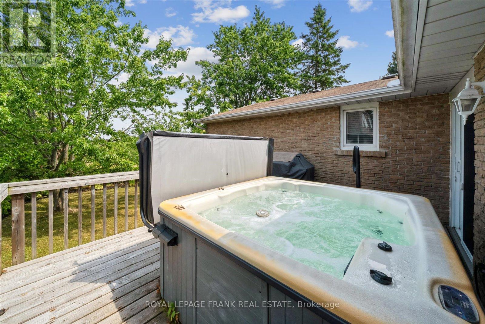 












43 ELAINE DRIVE

,
Kawartha Lakes (Lindsay),




Ontario
K9V4X7

