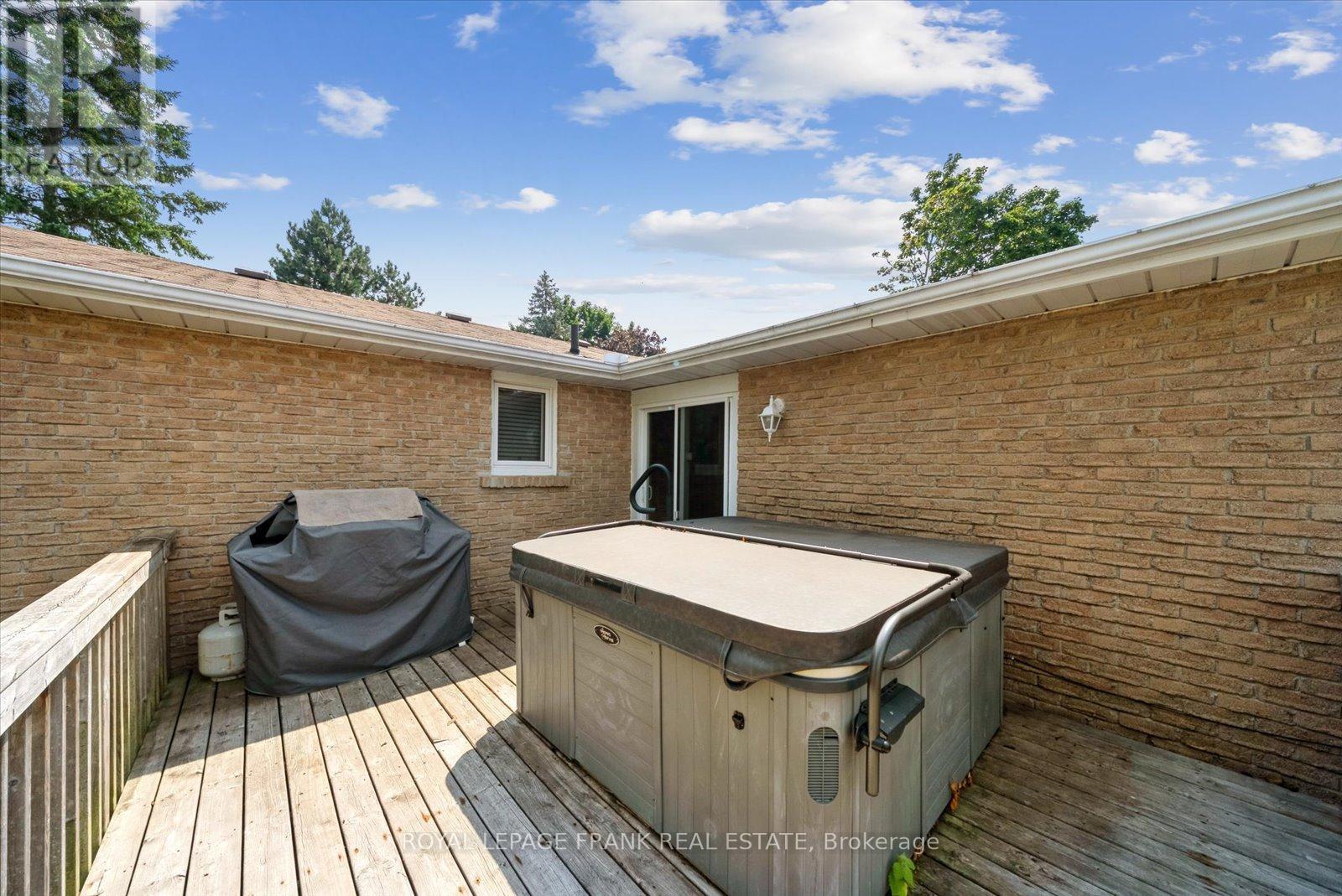 












43 ELAINE DRIVE

,
Kawartha Lakes (Lindsay),




Ontario
K9V4X7

