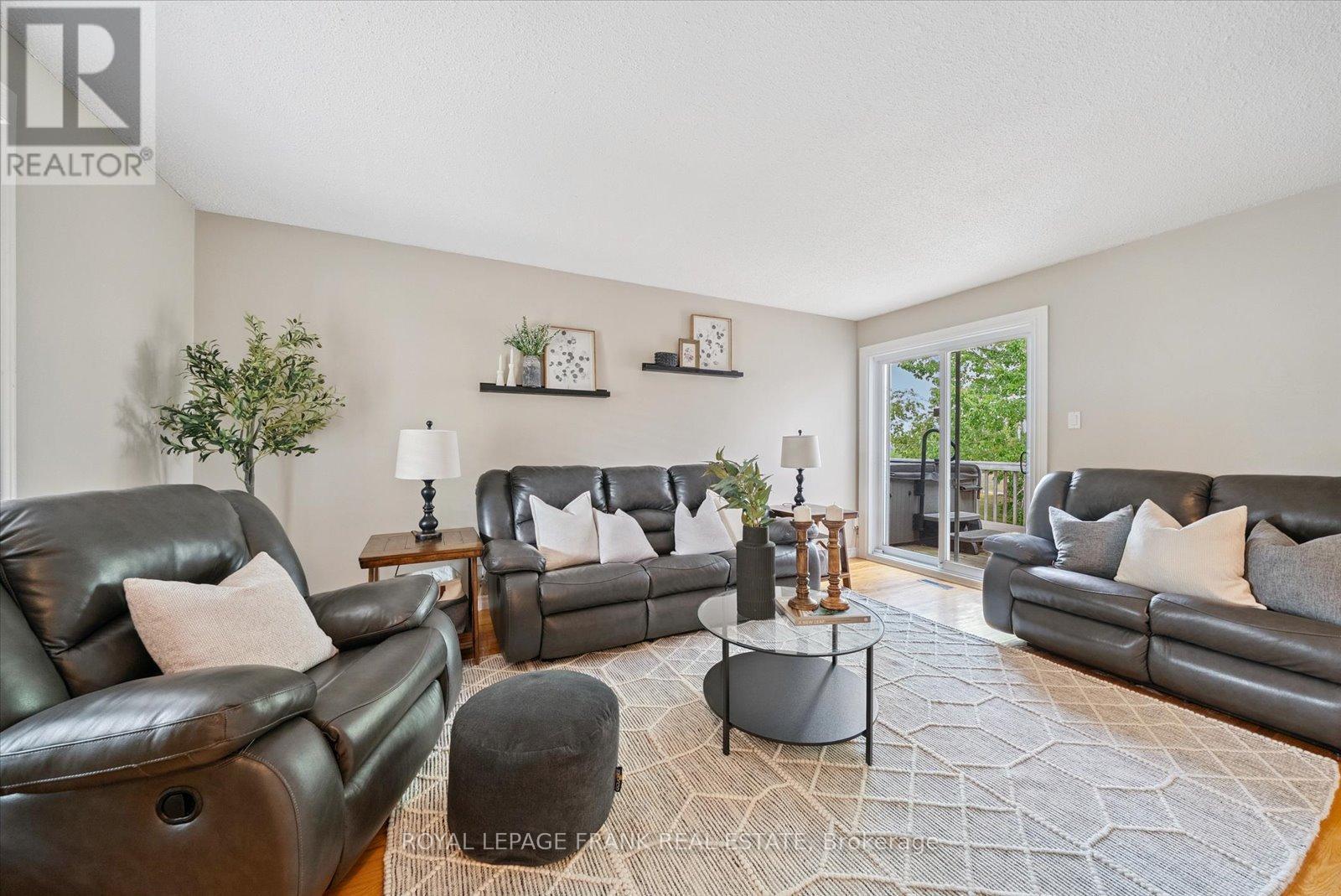 












43 ELAINE DRIVE

,
Kawartha Lakes (Lindsay),




Ontario
K9V4X7

