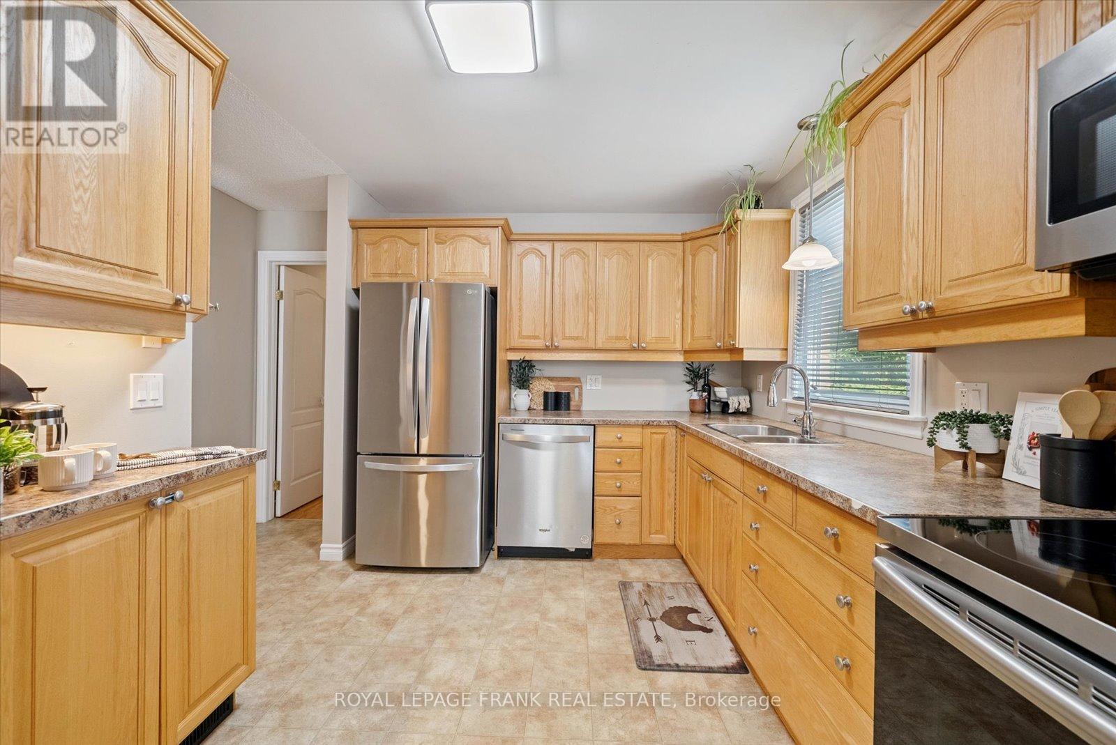 












43 ELAINE DRIVE

,
Kawartha Lakes (Lindsay),




Ontario
K9V4X7

