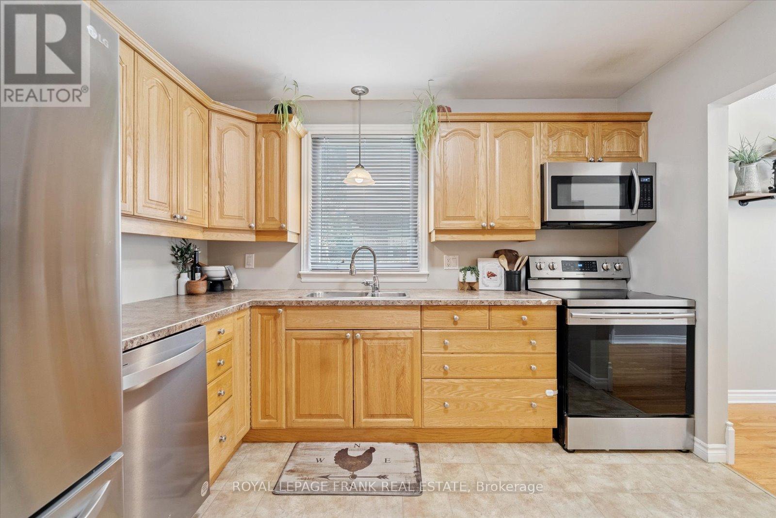 












43 ELAINE DRIVE

,
Kawartha Lakes (Lindsay),




Ontario
K9V4X7

