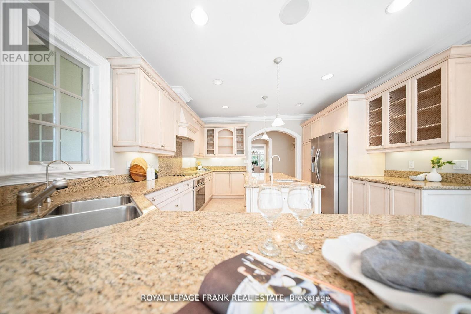 












42 BUGGEY LANE

,
Ajax (Northeast Ajax),




Ontario
L1Z1X5

