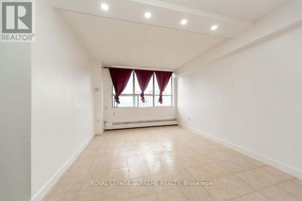












908 - 940 CALEDONIA ROAD

,
Toronto,




Ontario
M6B3Y4

