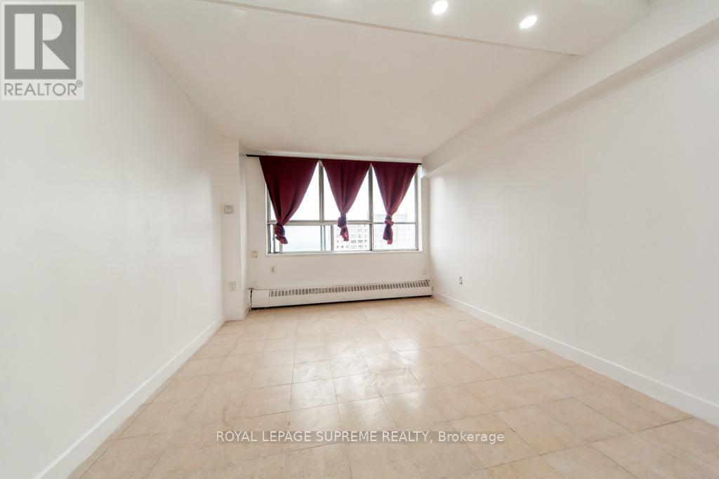












908 - 940 CALEDONIA ROAD

,
Toronto,




Ontario
M6B3Y4

