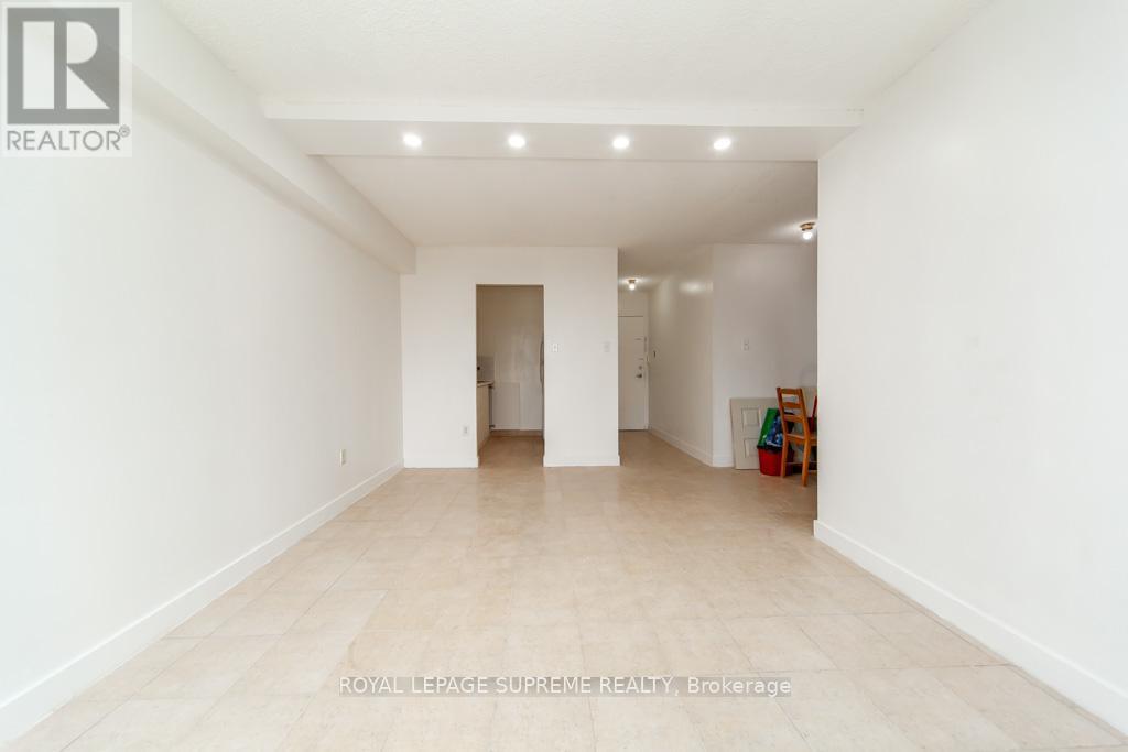 












908 - 940 CALEDONIA ROAD

,
Toronto,




Ontario
M6B3Y4

